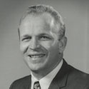 Hometown to honor the late Cotton Fitzsimmons with statue